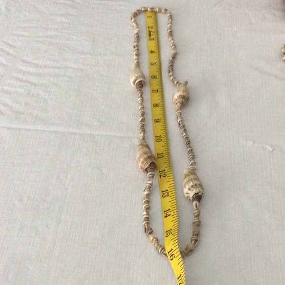 Natural Shell Necklace with Cream Tones - Picture 2 of 3